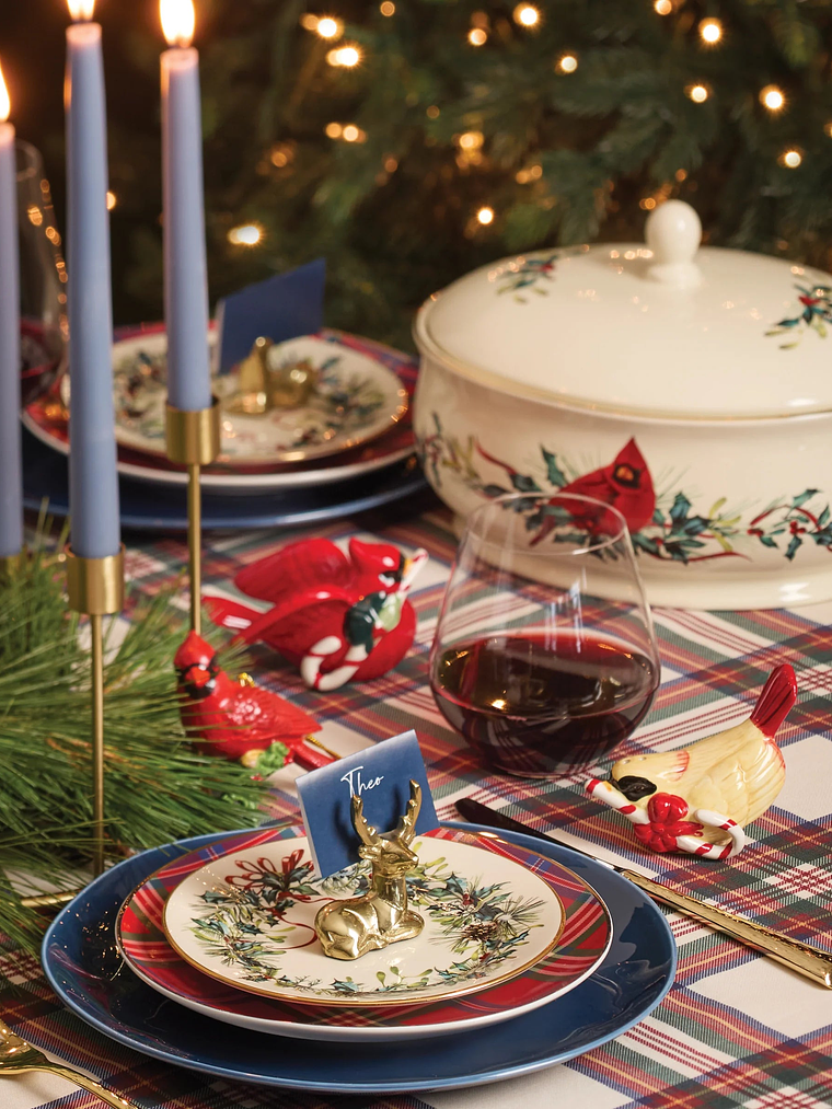 Holiday Red Tartan Accent Plates, Set of 4 2