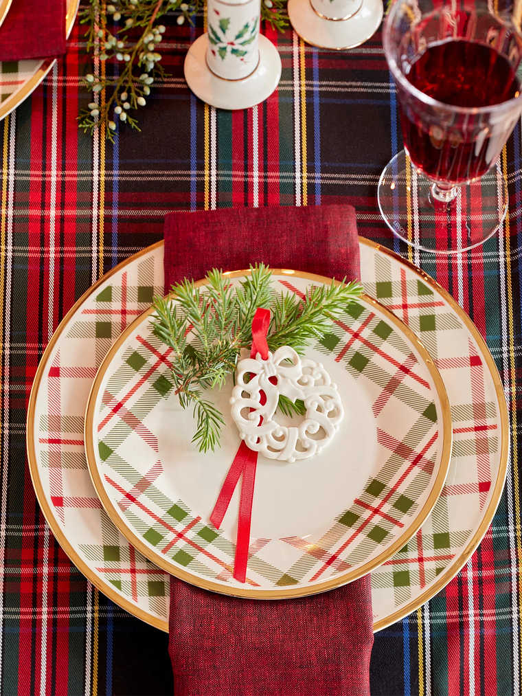 Holiday Plaid Dinner Plates, Set of 4 4