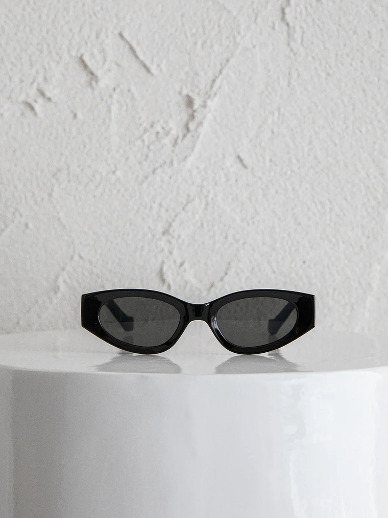 Janis Cat-eye Acetate Sunglasses Black 2