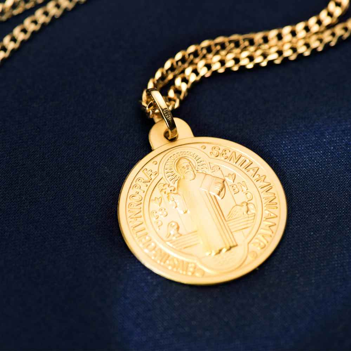 Medalla de Oro 18k San Benito monje 2
