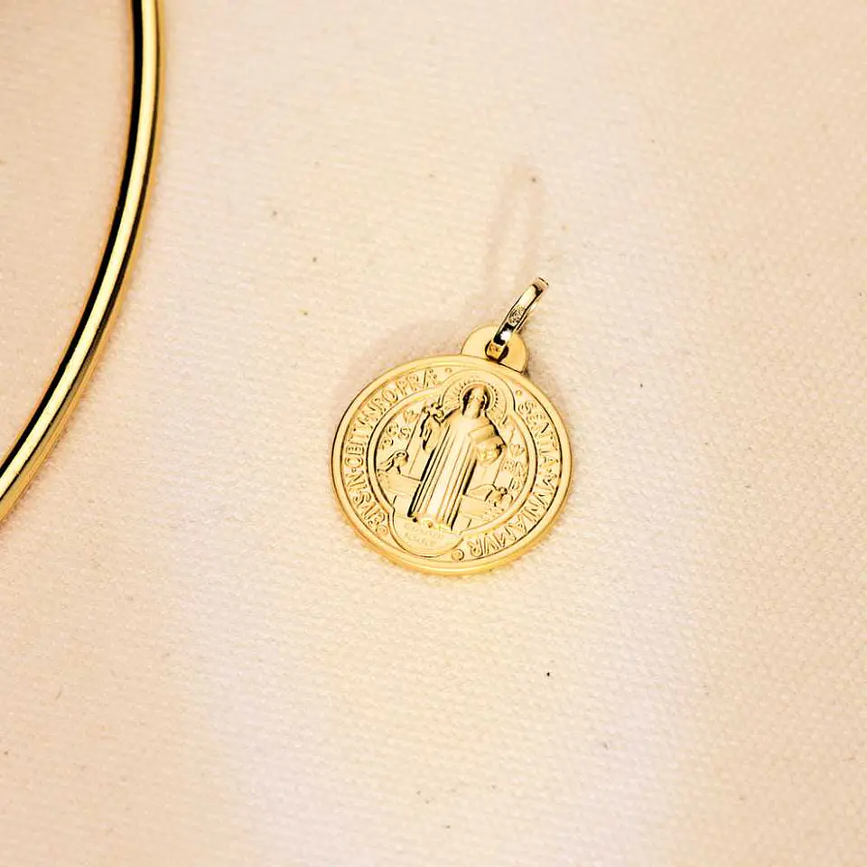 Medalla de Oro 18k San Benito  2