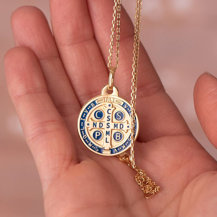 Medalla de Oro 18k Saint Benoit esmalte azul  3
