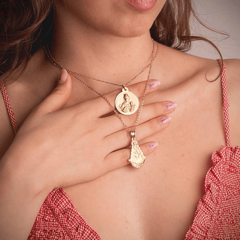 Medalla Oro 18k amarillo virgen del Rocío silueta tallada 