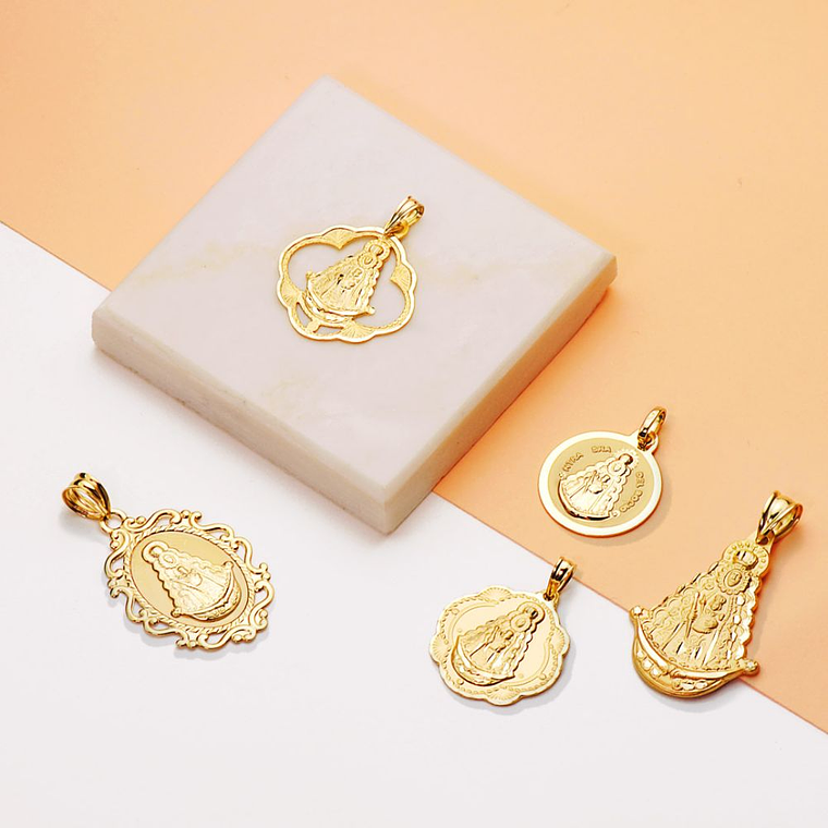 Medalla Oro 18k amarillo virgen del Rocío silueta tallada  3
