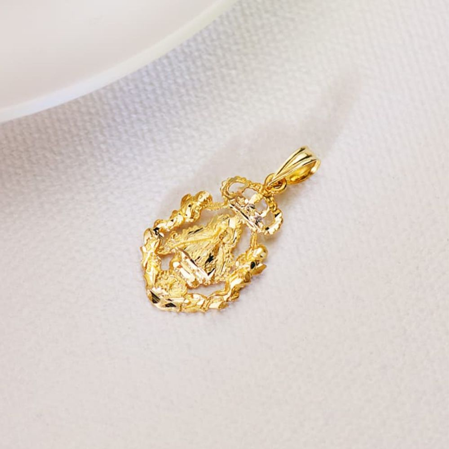 Medalla de Oro 18k virgen de la cabeza escudo  2