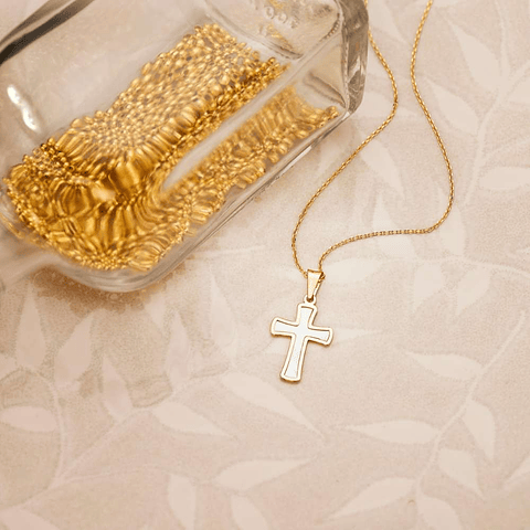 Cruz Oro amarillo 18k con nacar