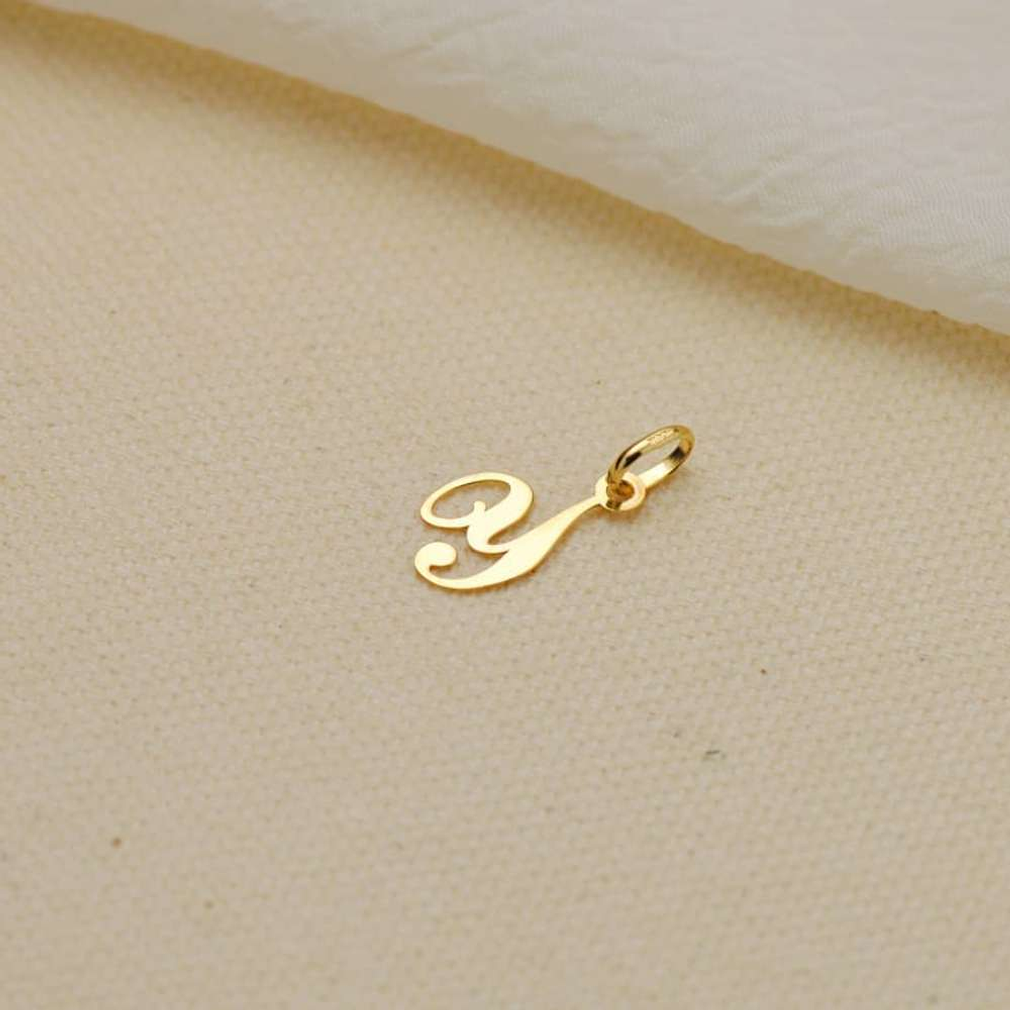 Colgante inicial Y Oro 18k 2