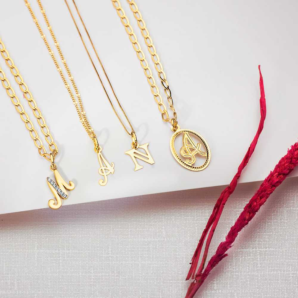 Colgante de inicial D Oro 18k 4