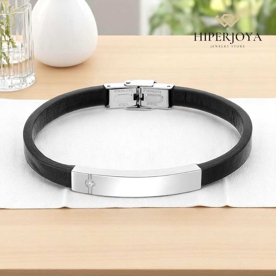 Pulsera para caballero de cuero negro y placa en acero  4