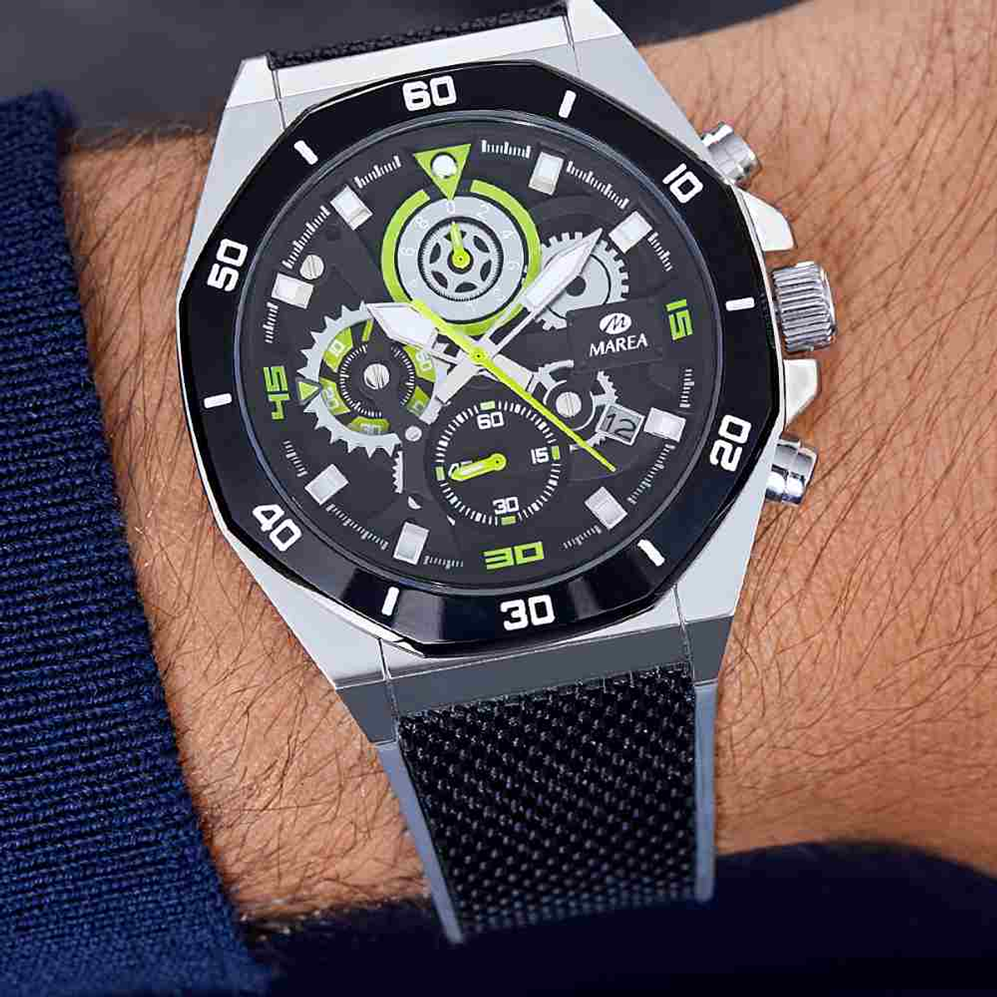 Reloj con tres agujas negro y lima  4