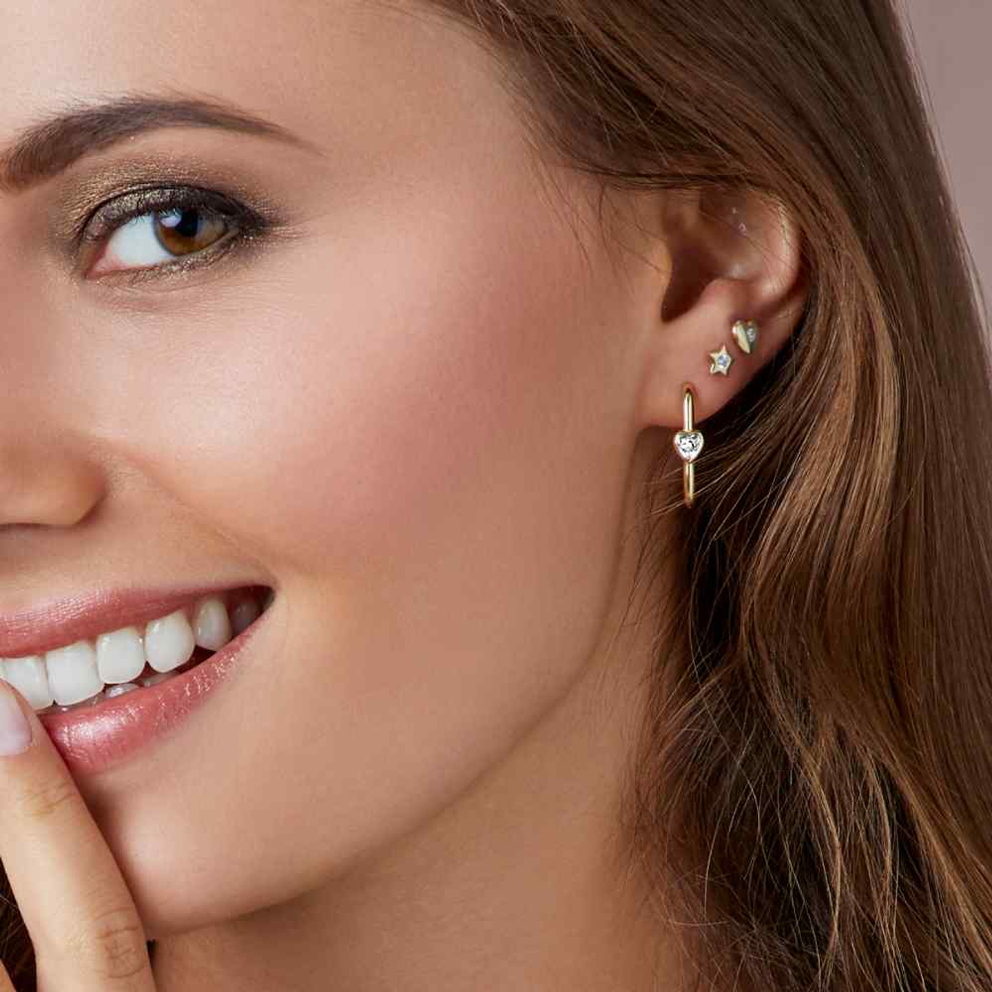 Pendientes rectangulares con circonita en forma de corazón 3