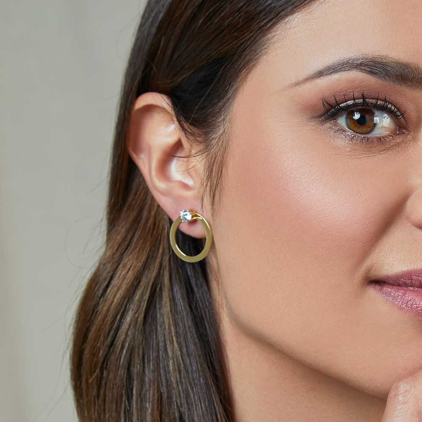 Pendientes redondos en plata de ley con baño de oro  2