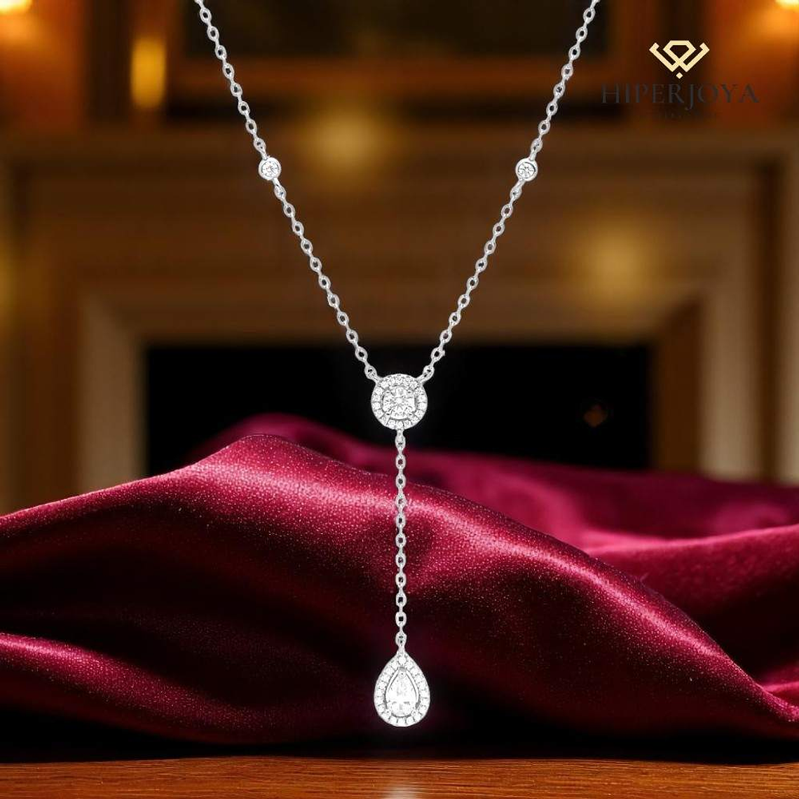Collar largo con circonitas en forma de lagrima 2