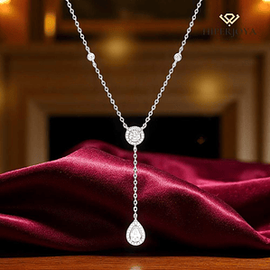 Collar largo con circonitas en forma de lagrima