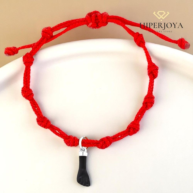 Pulsera de hilo rojo con higa negra 3