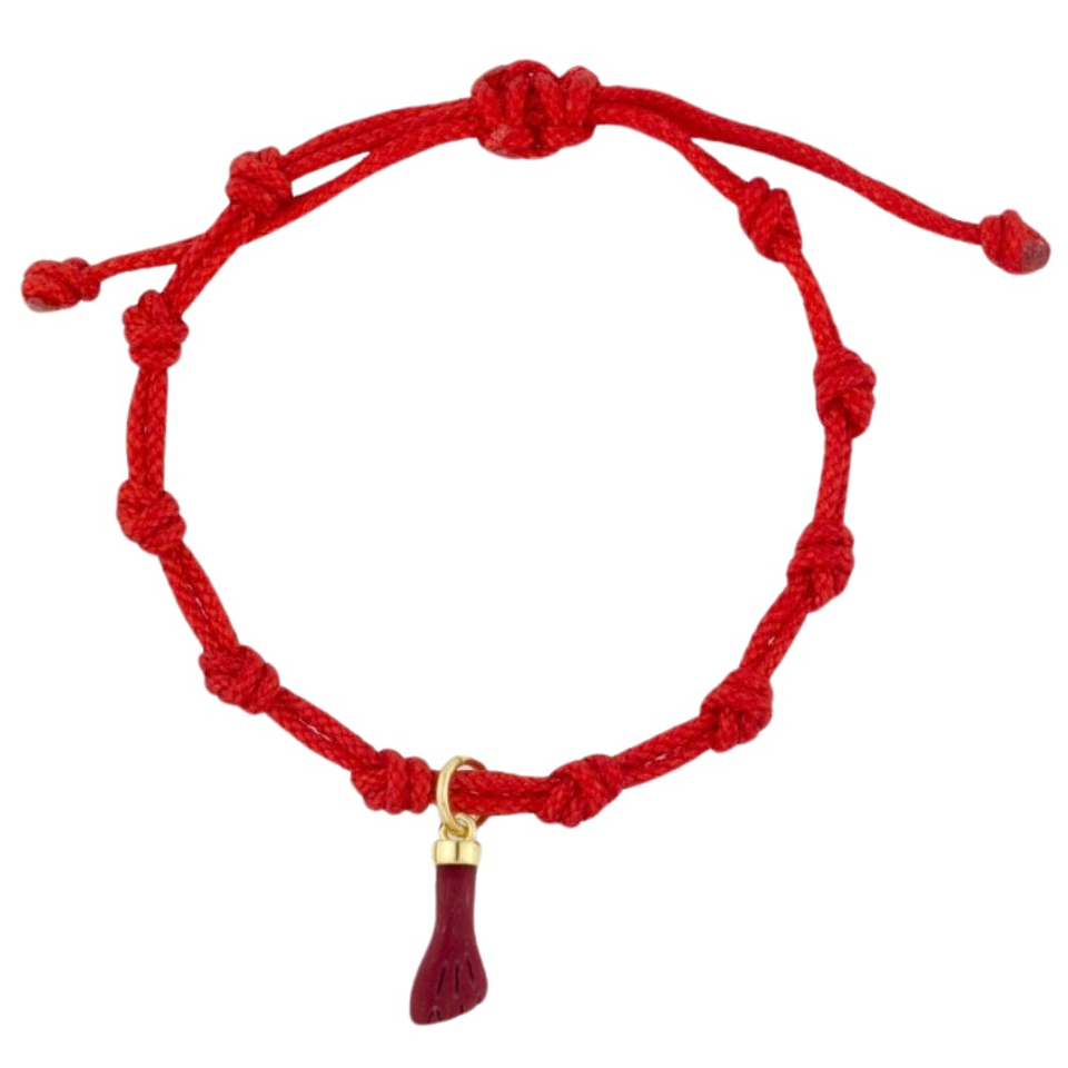 Pulsera de hilo rojo con higa de coral y casquilla dorada  1