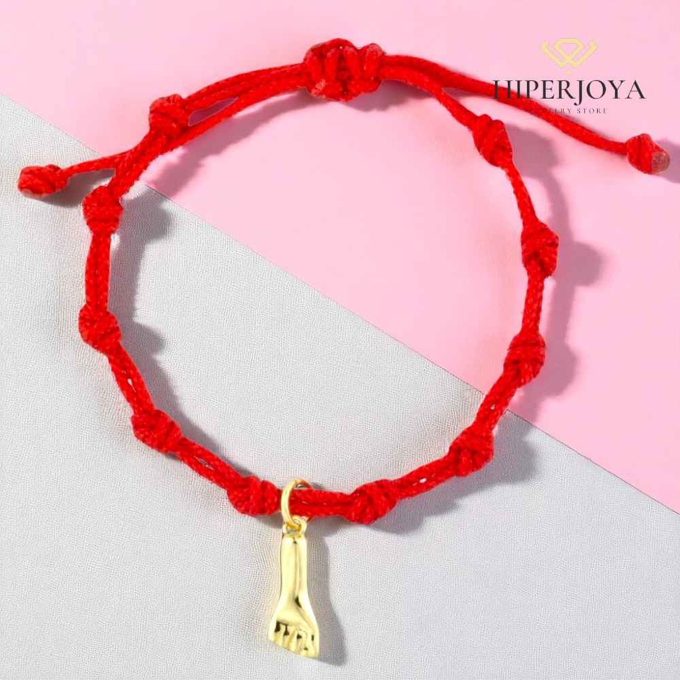 Pulsera de hilo rojo con higa de plata chapada en oro 3