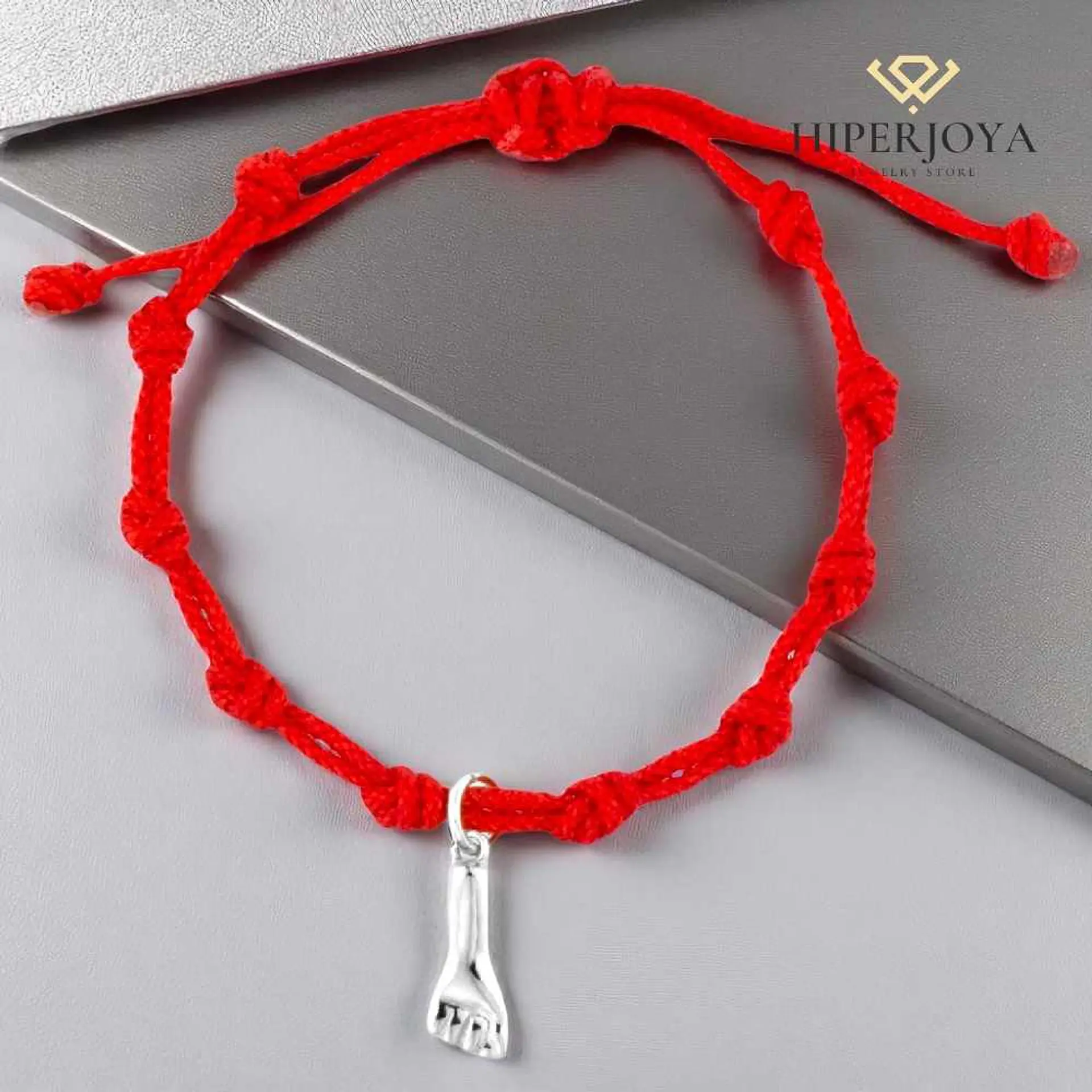 Pulsera de hilo rojo con higa de plata  3