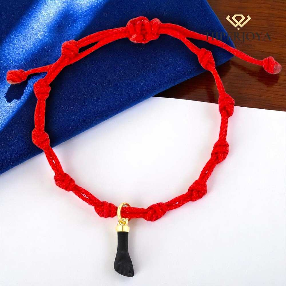 Pulsera de hilo rojo con higa negra 3