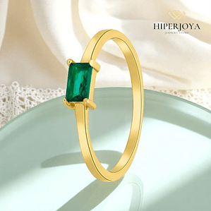 Anillo con circonita verde y baño de oro 