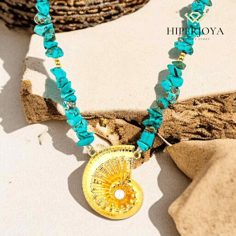 Collar de caracola turquesa y perla sintética 