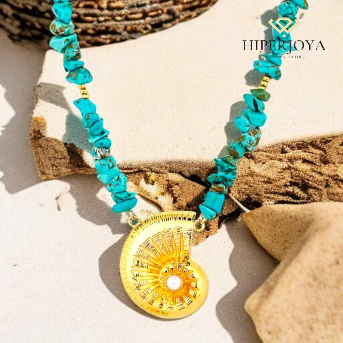 Collar de caracola turquesa y perla sintética  2