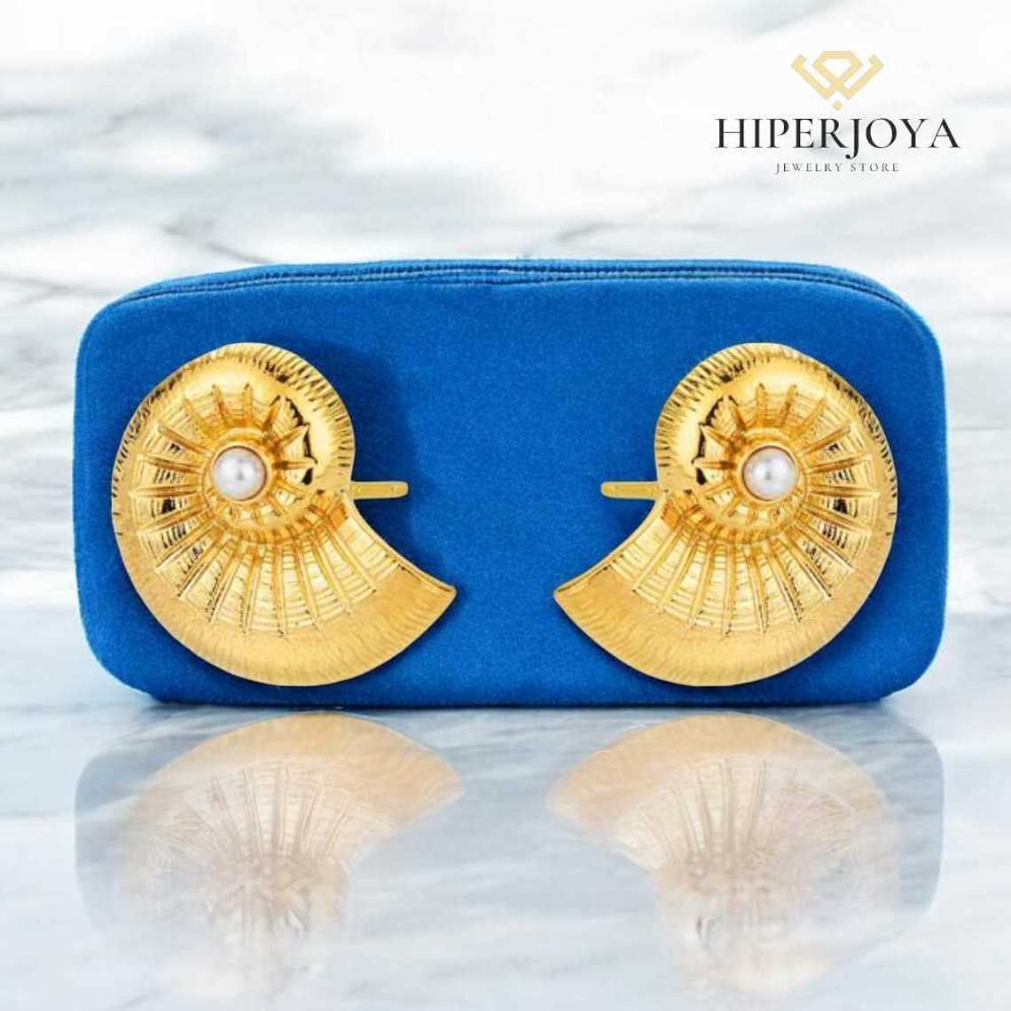 Pendientes de caracola con perla sintética 2