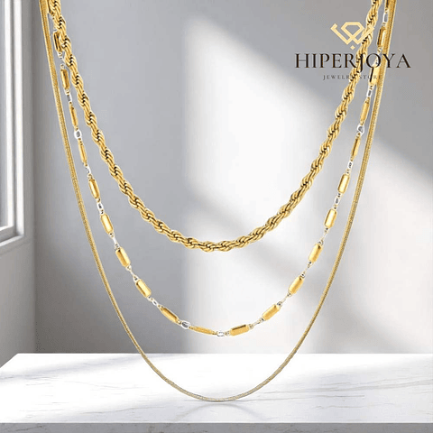 Collar triple de acero con baño de oro 