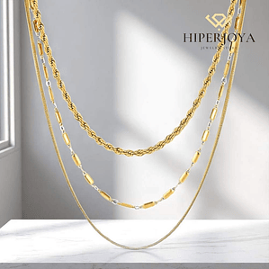 Collar triple de acero con baño de oro 