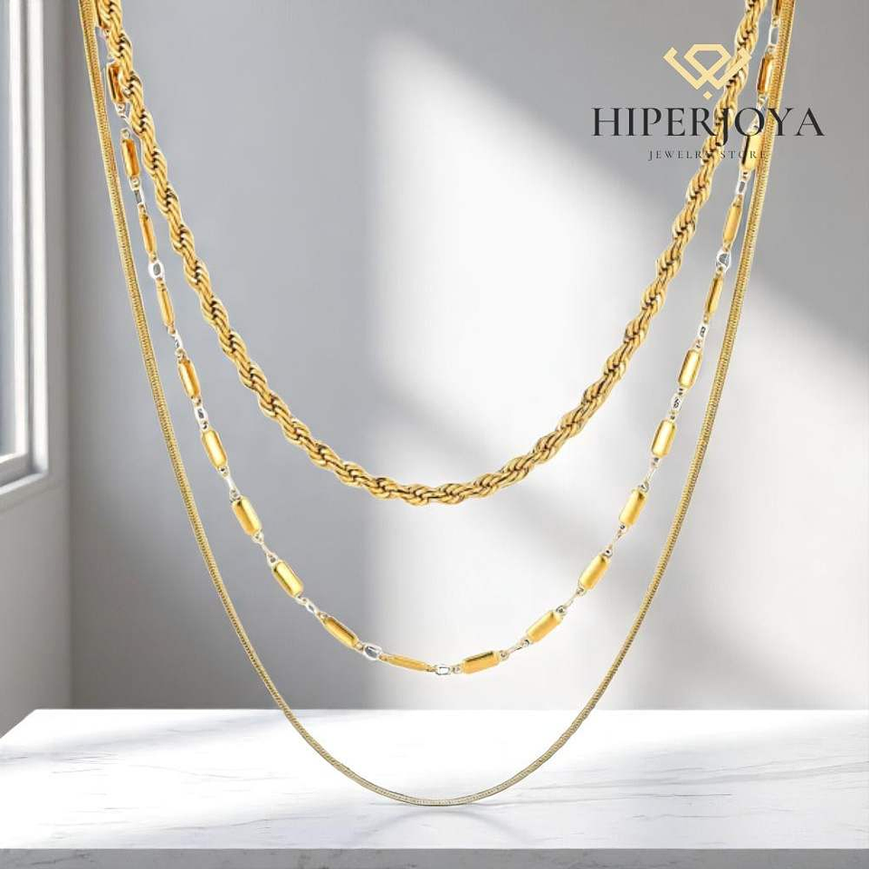 Collar triple de acero con baño de oro  2