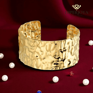 Brazalete de acero con baño de oro