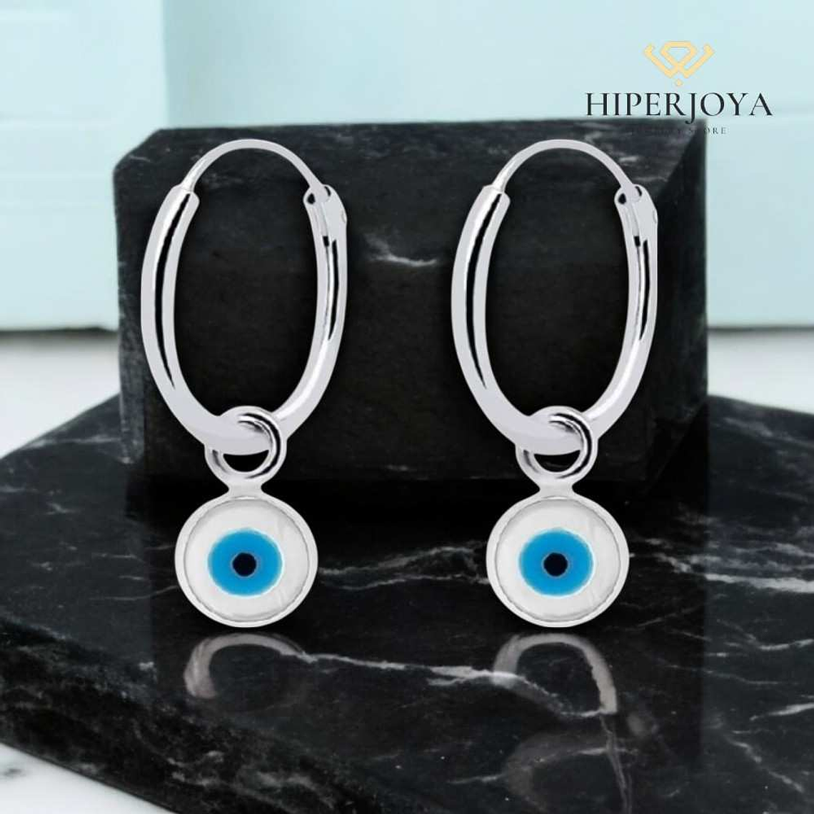 Pendientes ojo turco colgando 2