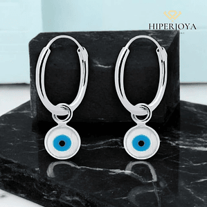 Pendientes ojo turco colgando