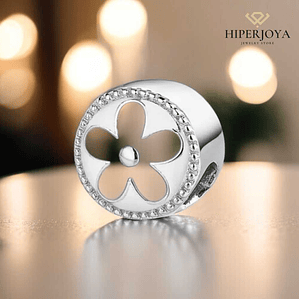 Abalorio flor esmalte blanco plata