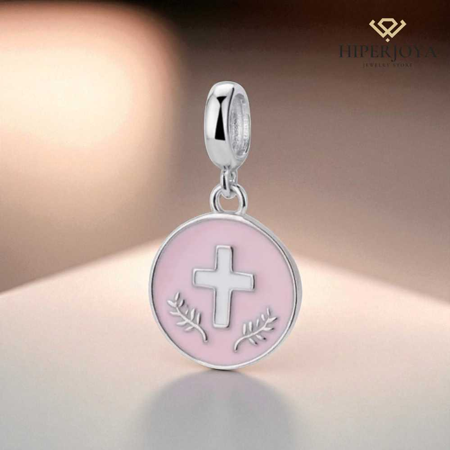 Abalorio disco esmaltado rosa con cruz plata 2