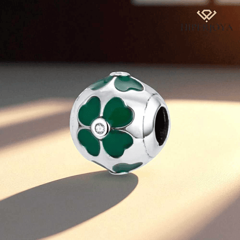 Abalorio trébol esmalte plata