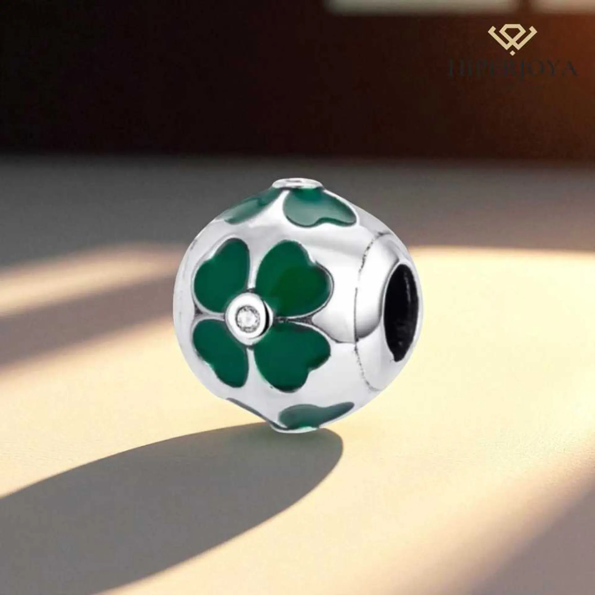 Enamel clover bead, silver. 2
