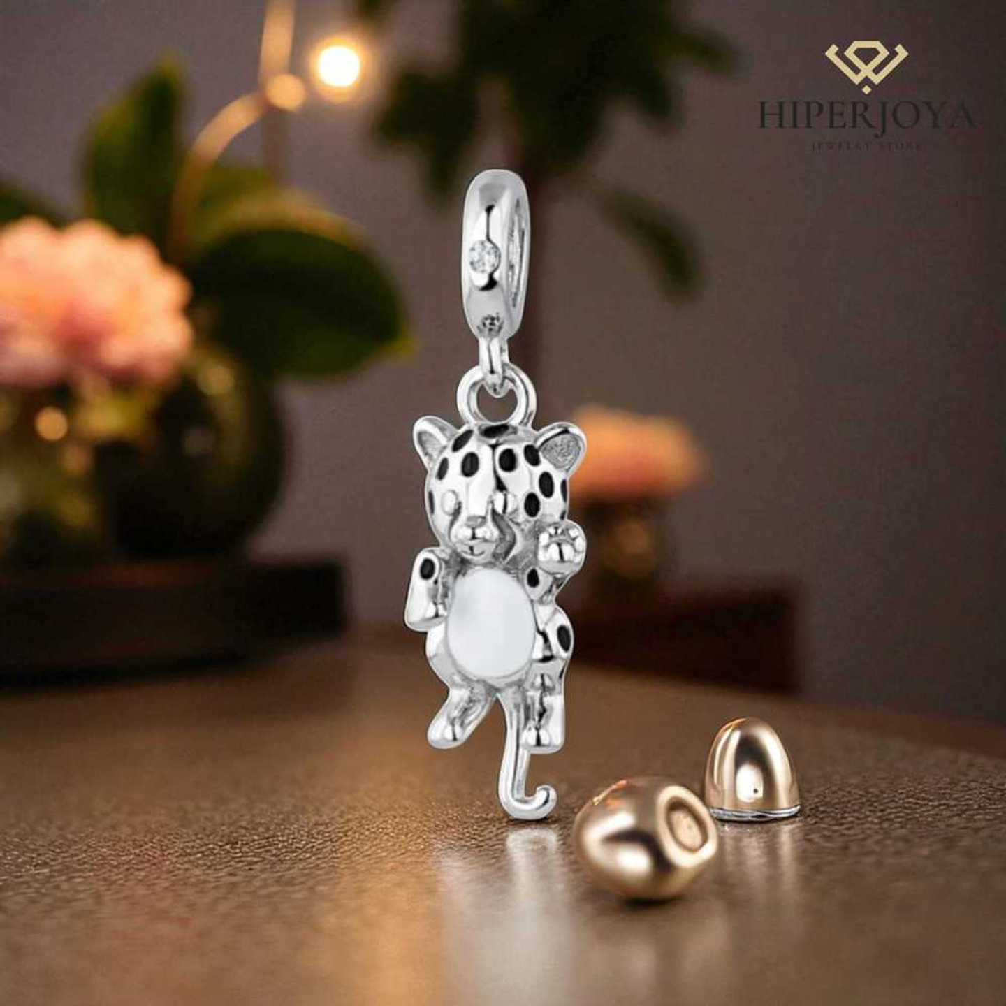 Silver leopard cub bead 2