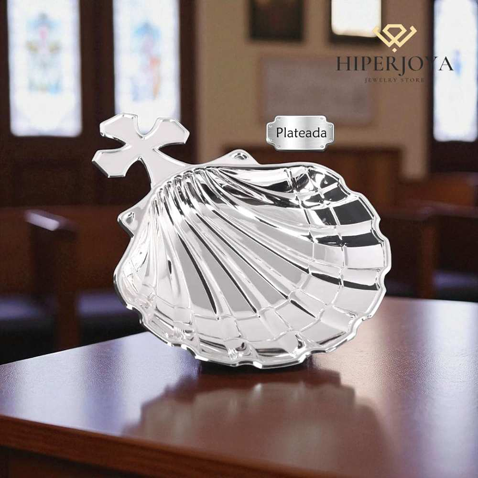 Concha de bautismo plateada con cruz 2