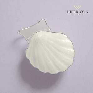 Concha de bautismo metálica plateada y esmaltada 