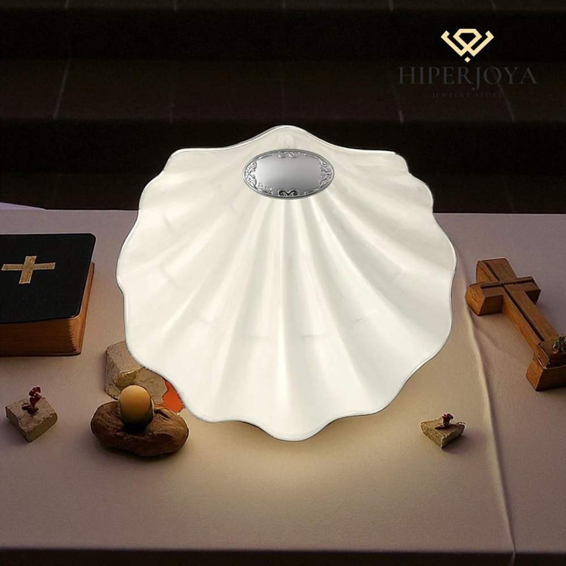 Concha de bautismo esmaltada y aplique en plata bilaminada 4