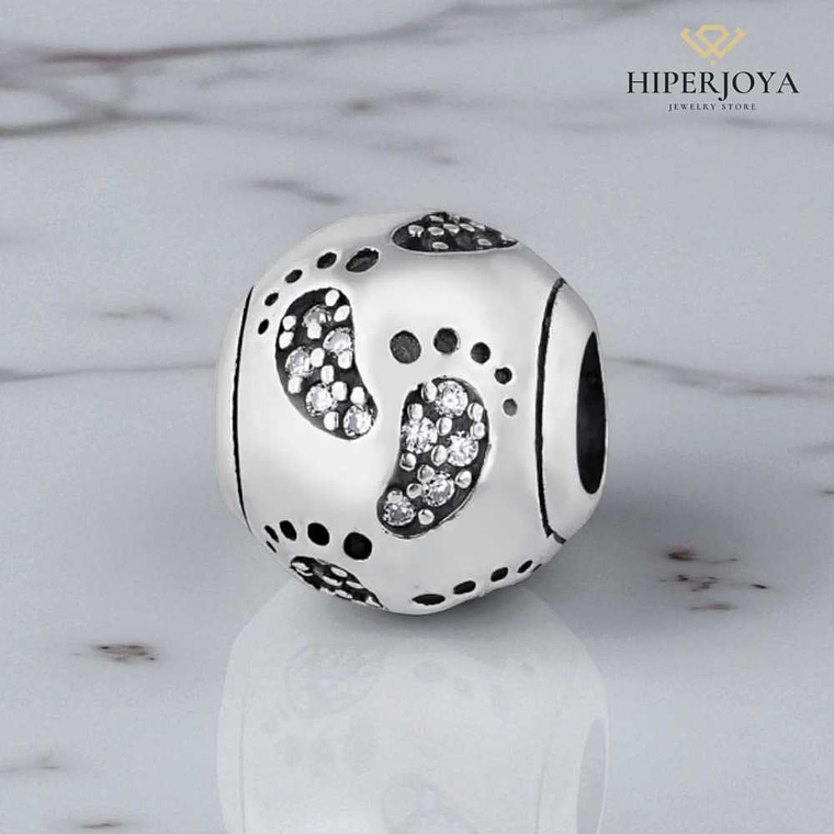 Abalorio huellitas plata 2