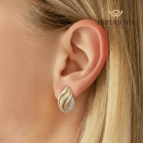 Pendientes dorados elegantes