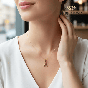 Colgante inicial A con baño de oro