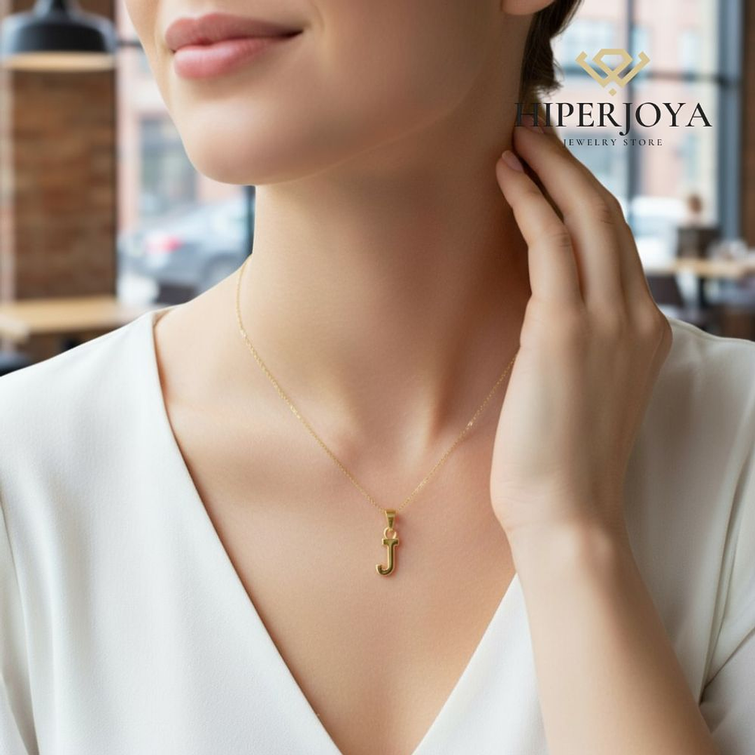 Colgante inicial J con baño de oro 2