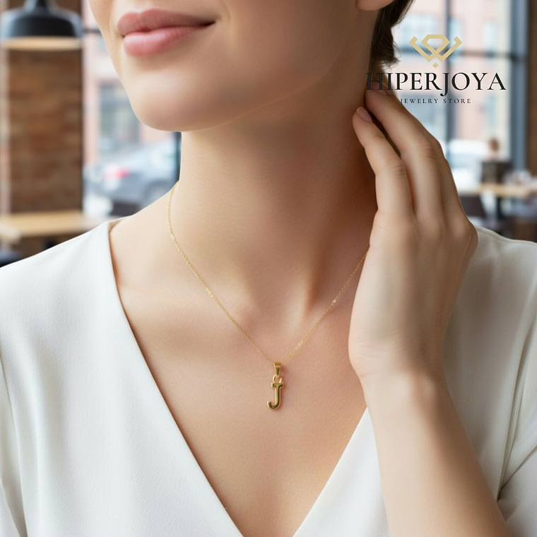 Colgante inicial J con baño de oro 2