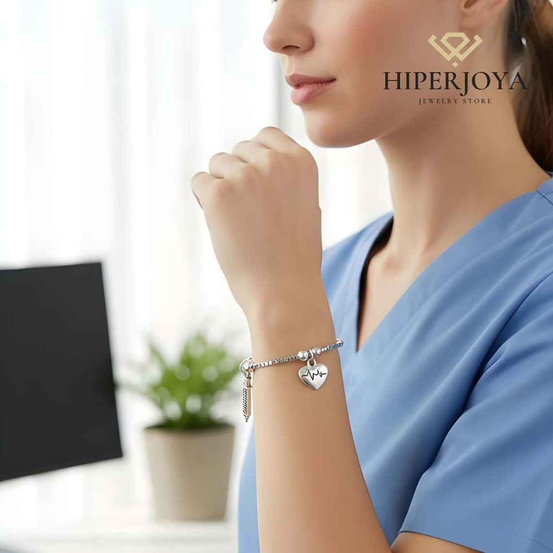 Pulsera auxiliar de enfermería plata  2