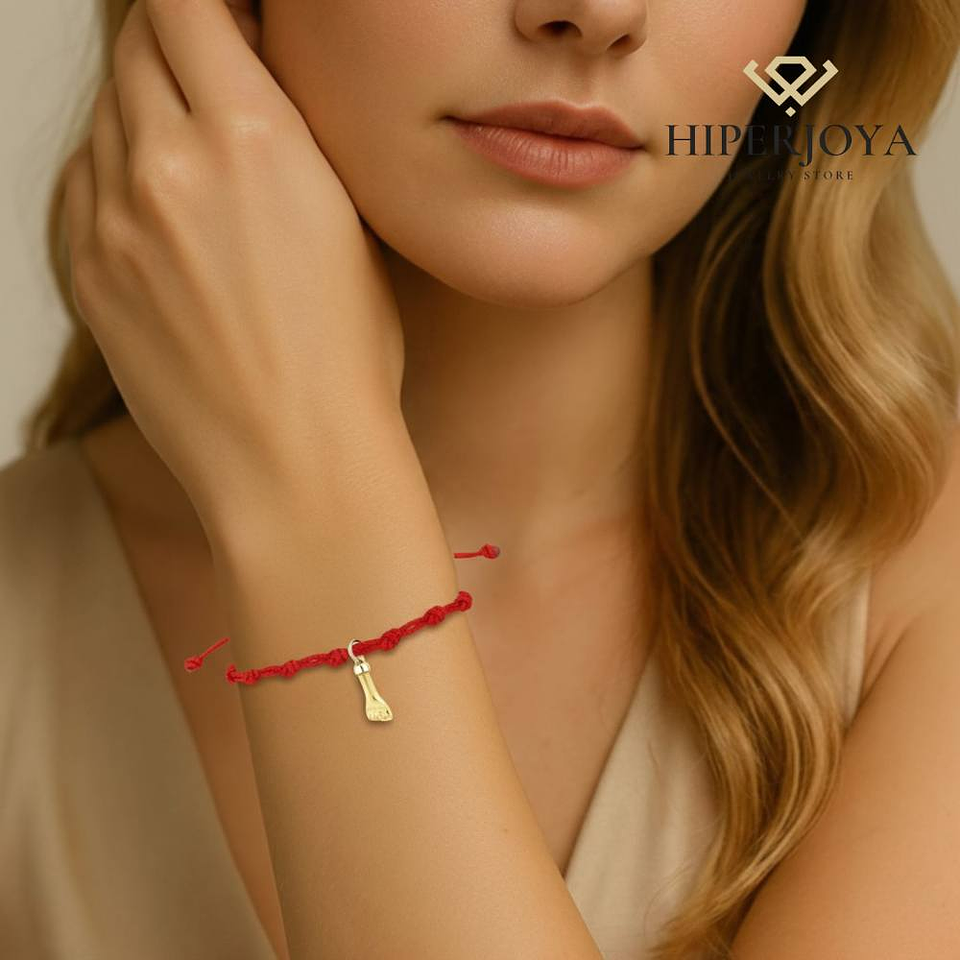 Pulsera de hilo rojo con higa de plata chapada en oro 2