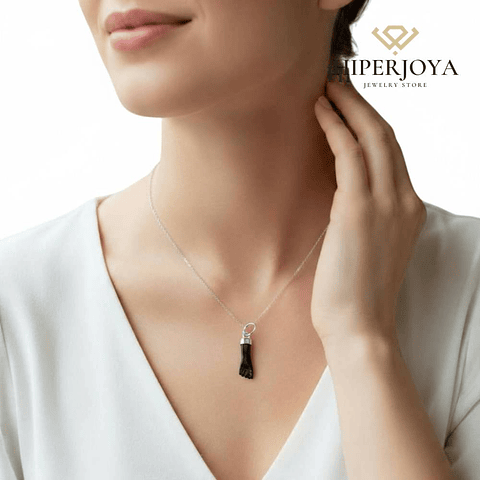 Colgante de higa color negro 
