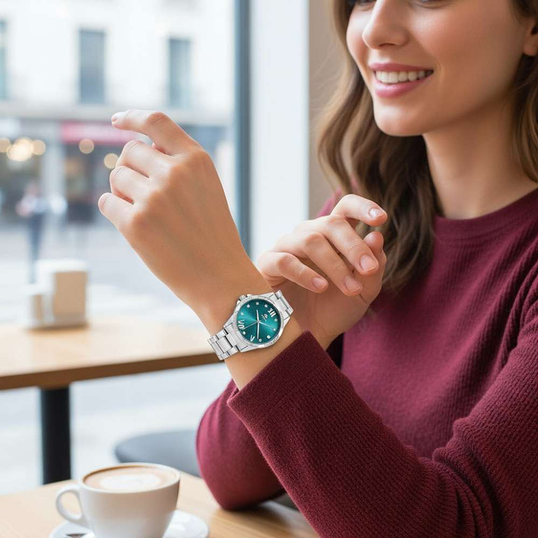 Reloj de acero plateado  3